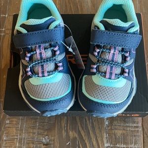 Girls size 7 Merrill shoes